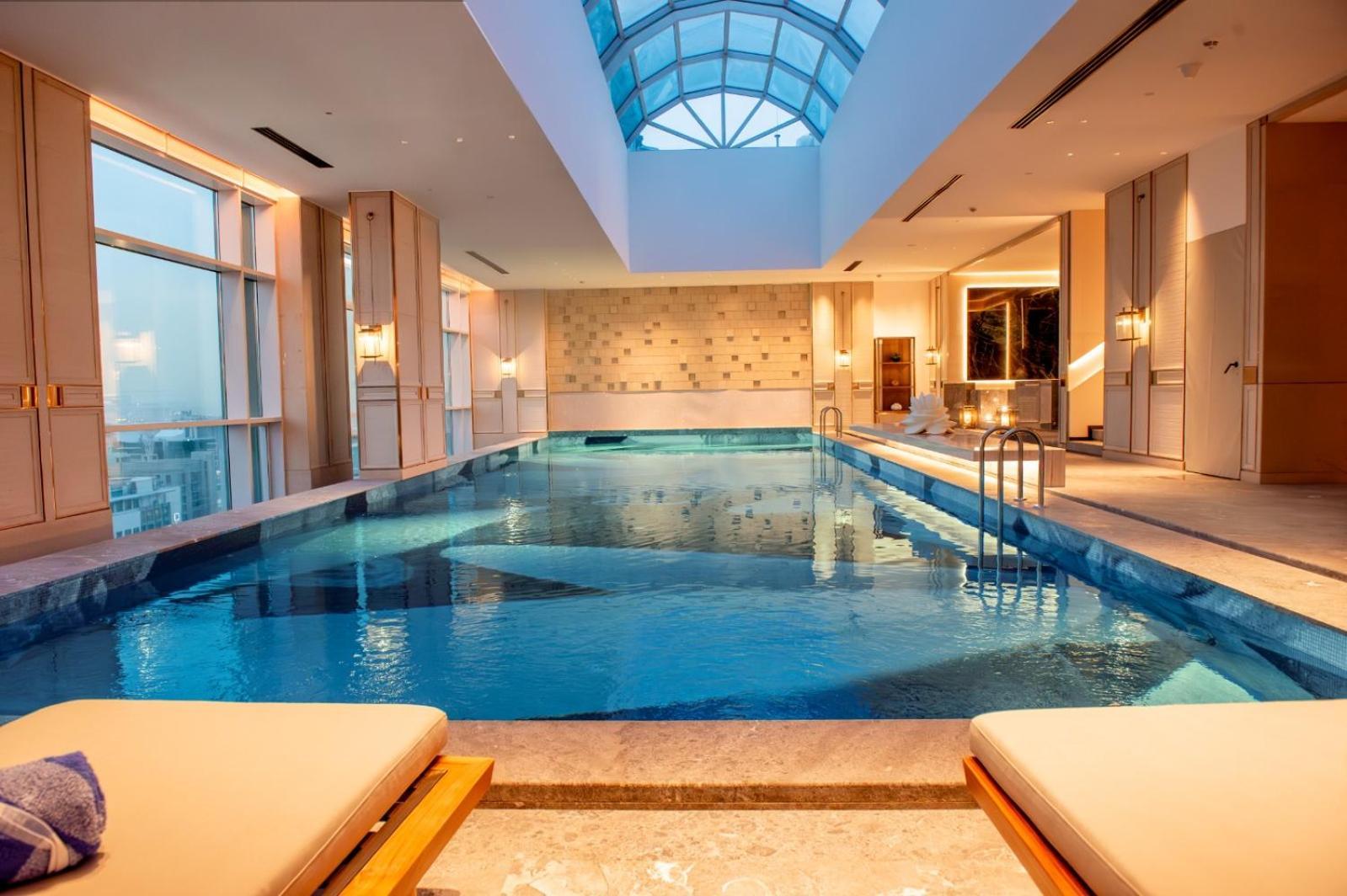 Narcissus The Royal Hotel Riaad Buitenkant foto The pool at the spa