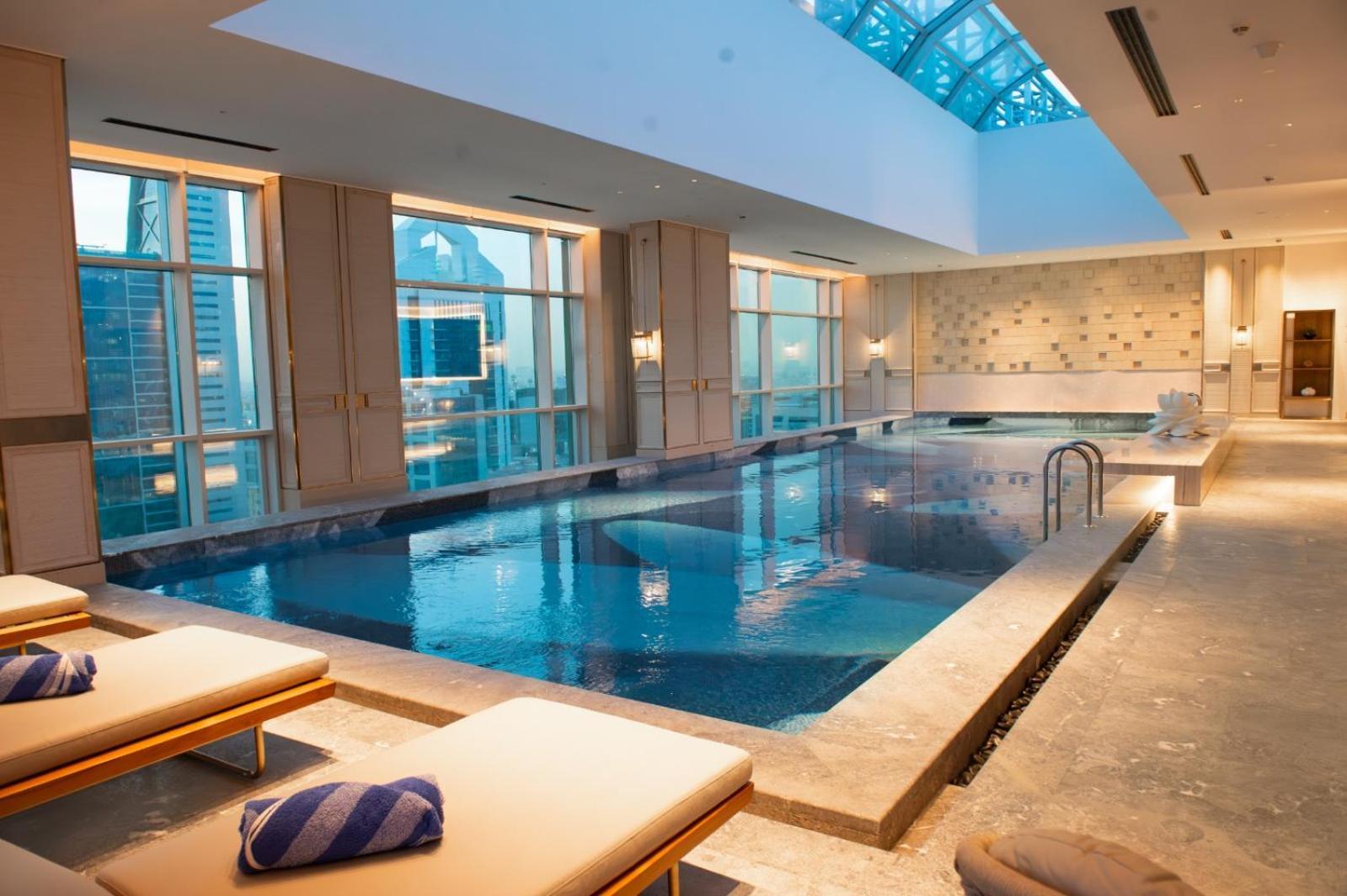 Narcissus The Royal Hotel Riaad Buitenkant foto The pool at the spa