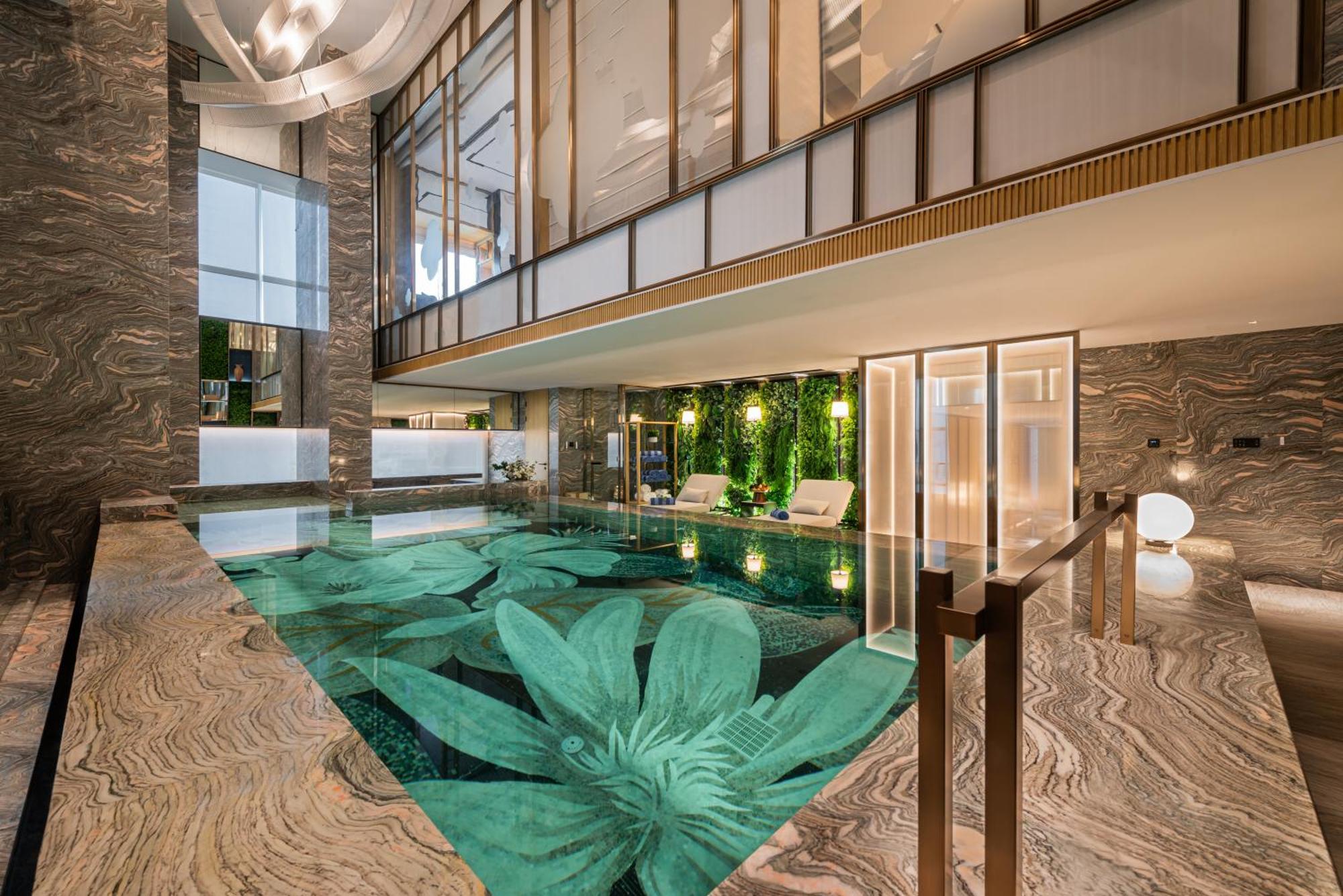 Narcissus The Royal Hotel Riaad Buitenkant foto The pool at the hotel