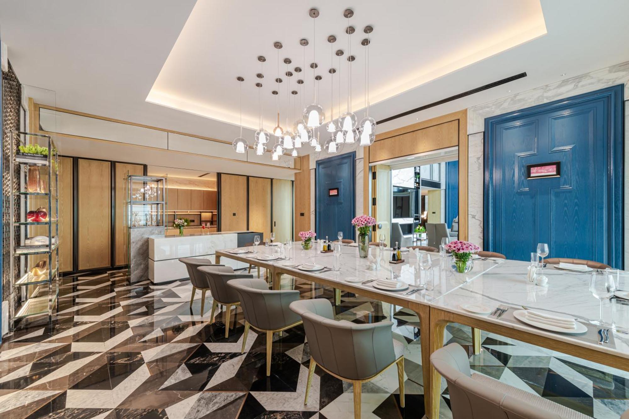 Narcissus The Royal Hotel Riaad Buitenkant foto The Club at Hong Kong International Airport