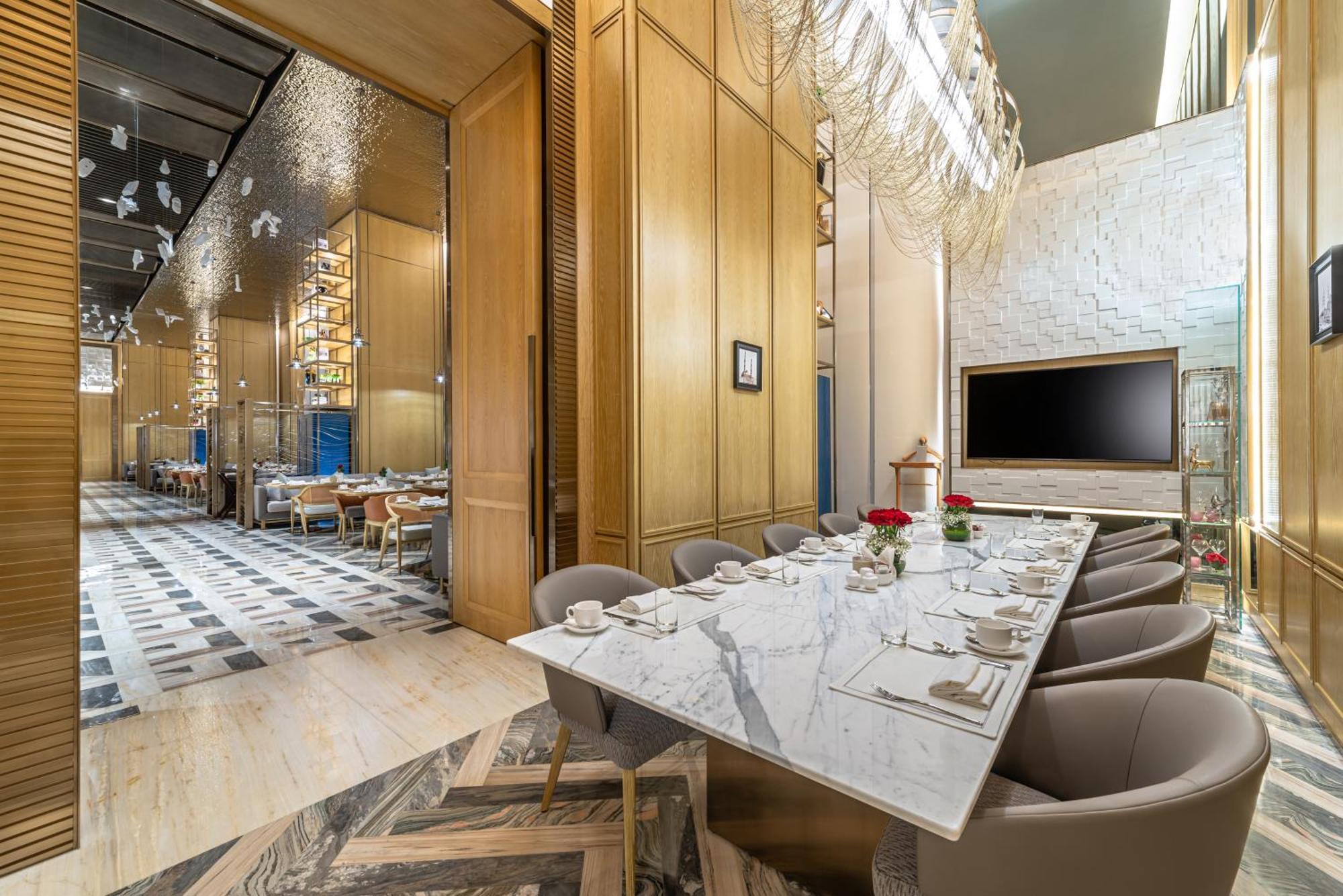 Narcissus The Royal Hotel Riaad Buitenkant foto The restaurant's interior