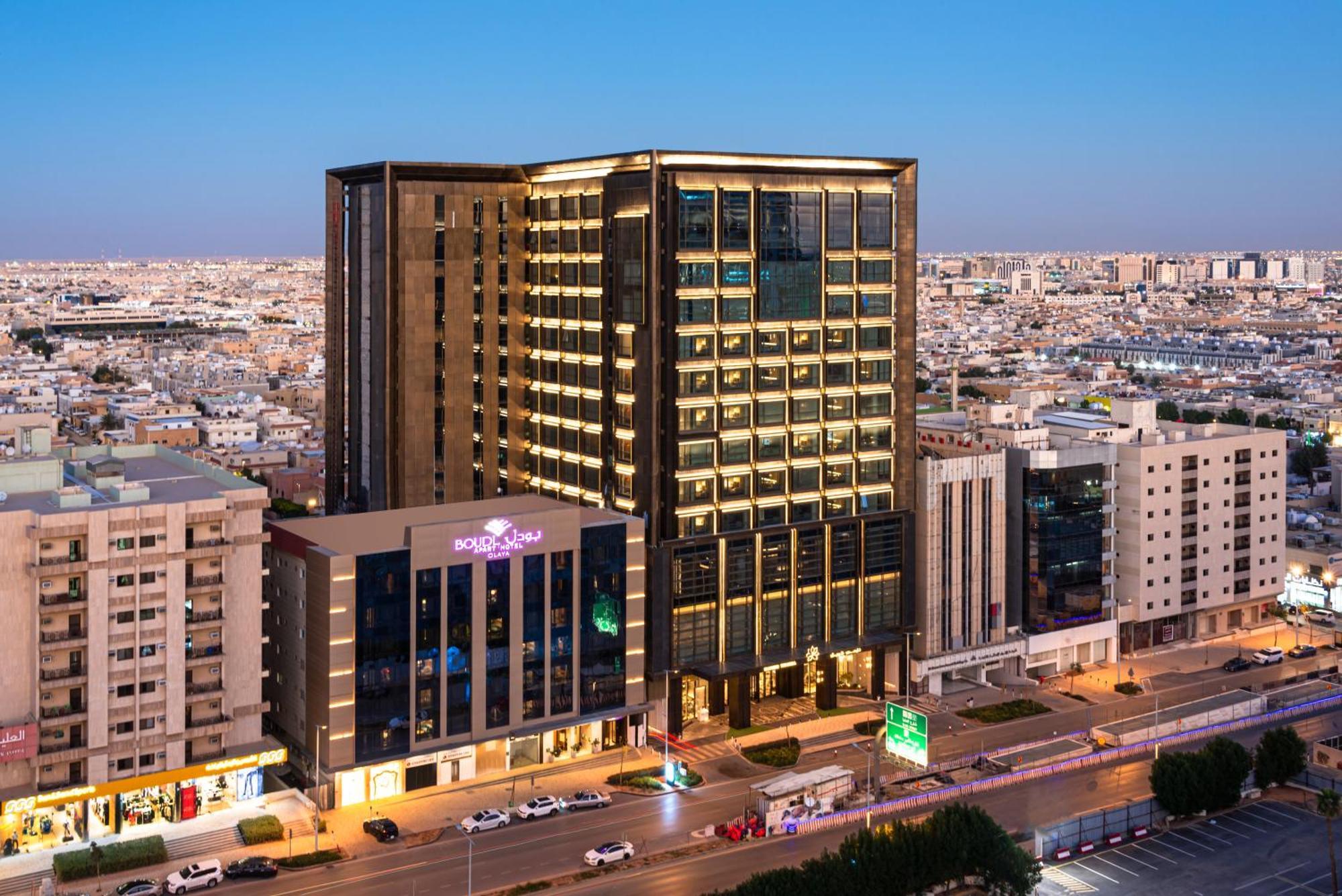 Narcissus The Royal Hotel Riaad Buitenkant foto The hotel at night
